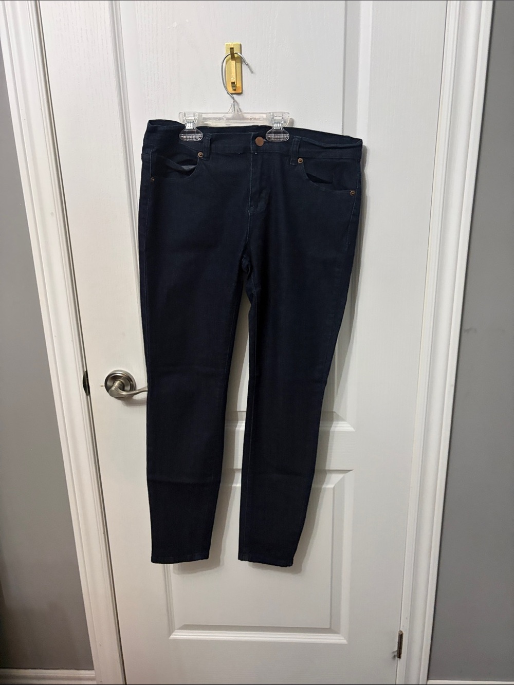 Forever 21 Black Skinny Stretch Jeans